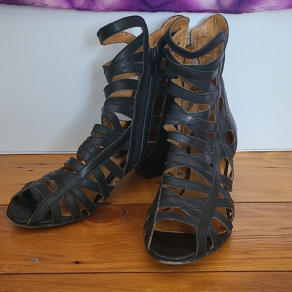 Moda International Black Chunky Heel Sandals